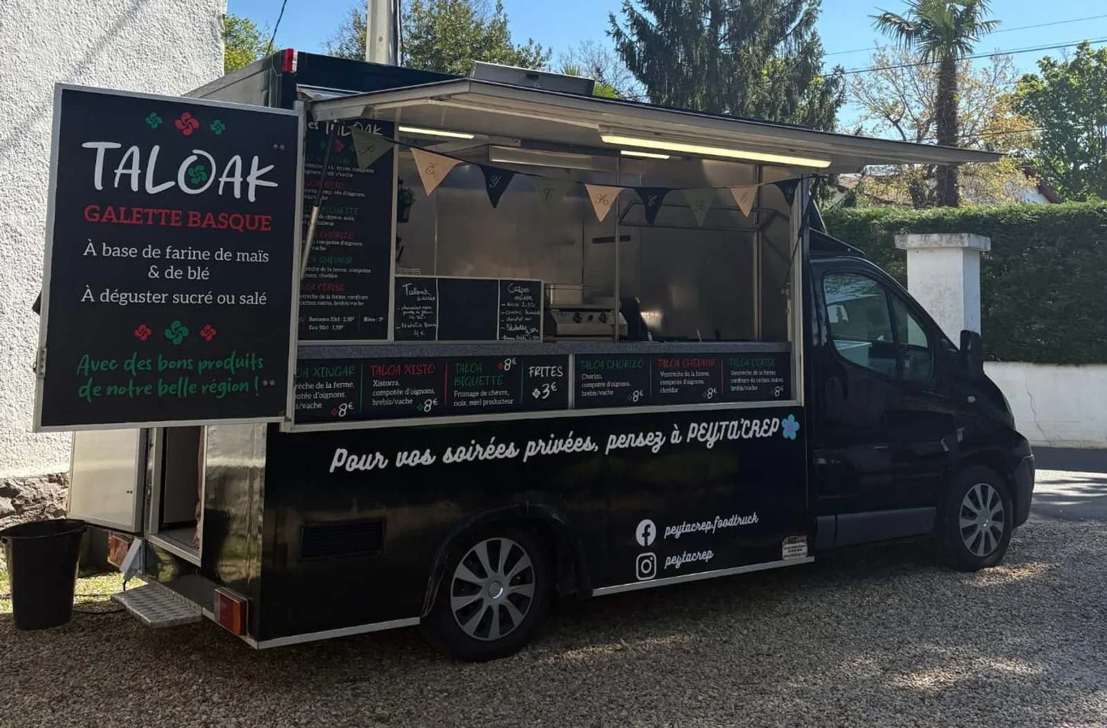 Le food truck Peyta'crêp — ardoises des taloak, galettes et crêpes